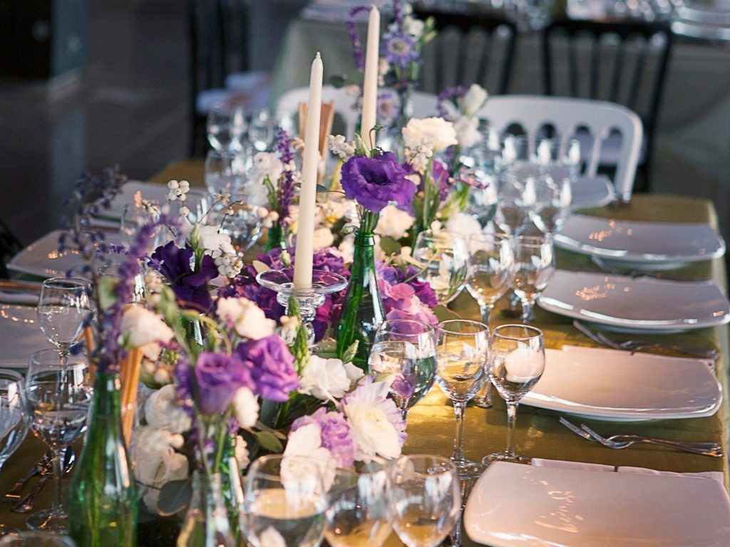 Friedrich-Kulinarisch-Catering-Serivce8-elegant-table-setting-during-a-wedding-reception-picture-id475846460